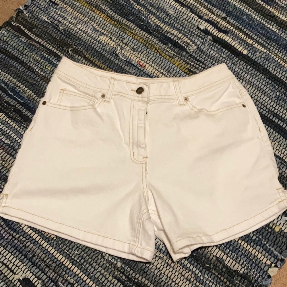 St. John’s Bay Stretch Shorts

g